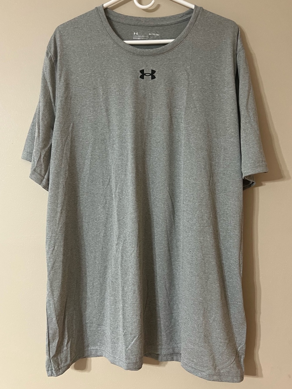UA Locker Tee grey